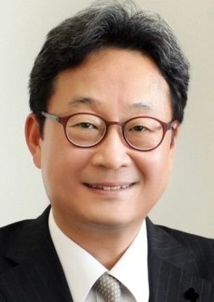 Dr Yunjong Wang