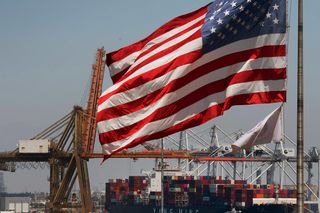 US and China flags