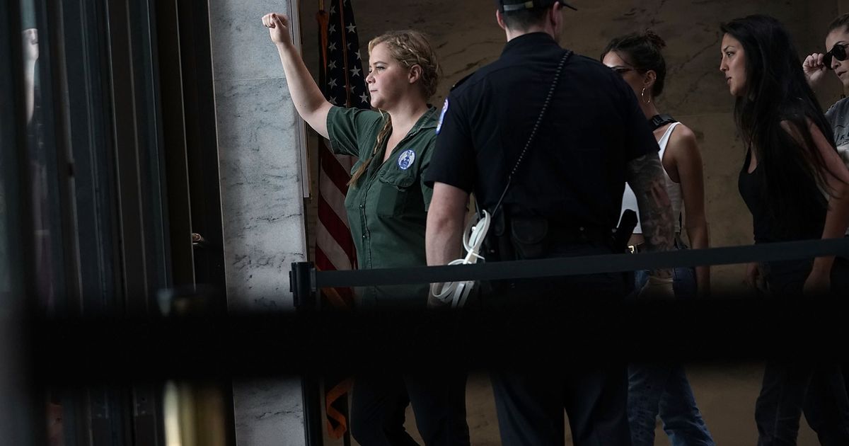 RACE AND REACTIONS TO WOMEN S EXPRESSIONS OF ANGER AT WORK visual data 5