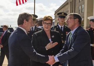 Defence Minister Marise Payne introduces Minister for Defence Industry Christopher Pyne to US Secretary of Defense Ash Carter in 2016