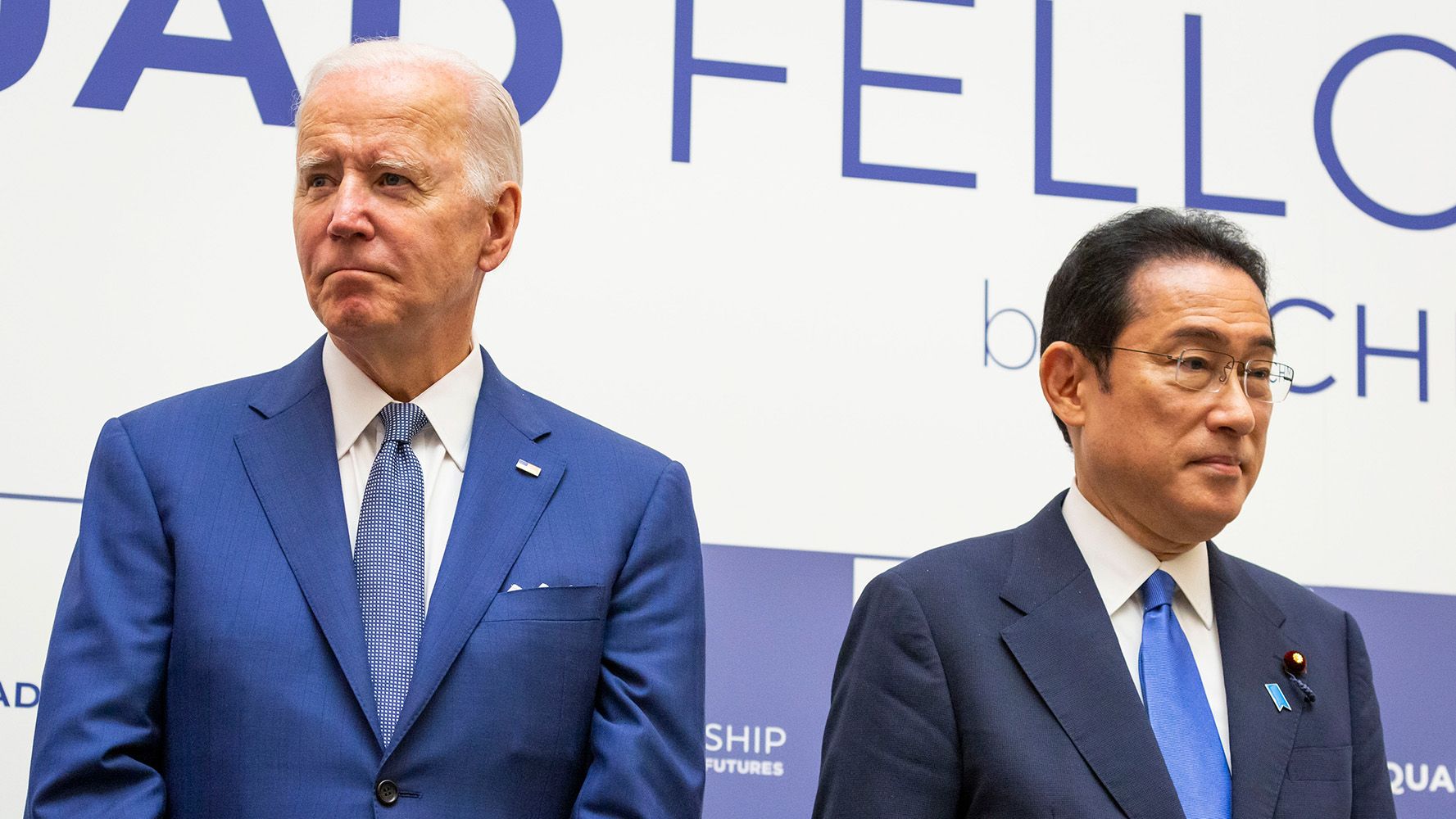 biden-fumio.jpg