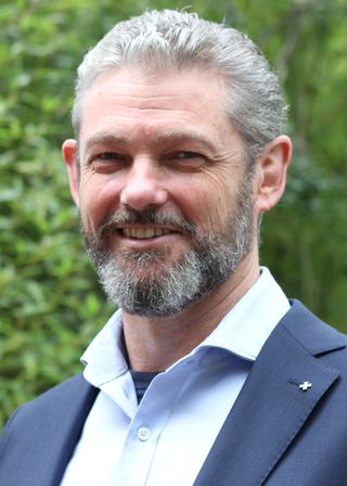 Dr Peter Connolly