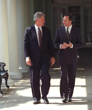 US President Bill Clinton  walks beside Australian Prime Minister Paul Keating at the White House, 1993