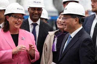Australia’s Minister for Resources Madeleine King talks with China’s Premier Li Qiang during a visit to Tianqi Lithium Energy Australia, a 51-percent Chinese-owned venture on the outskirts of Perth, June 2024