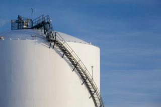 Oil tank