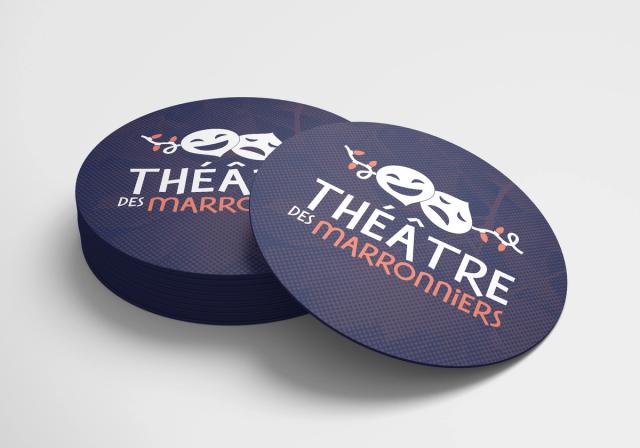 Sous-verres ronds au logo du Théâtre des Marronniers