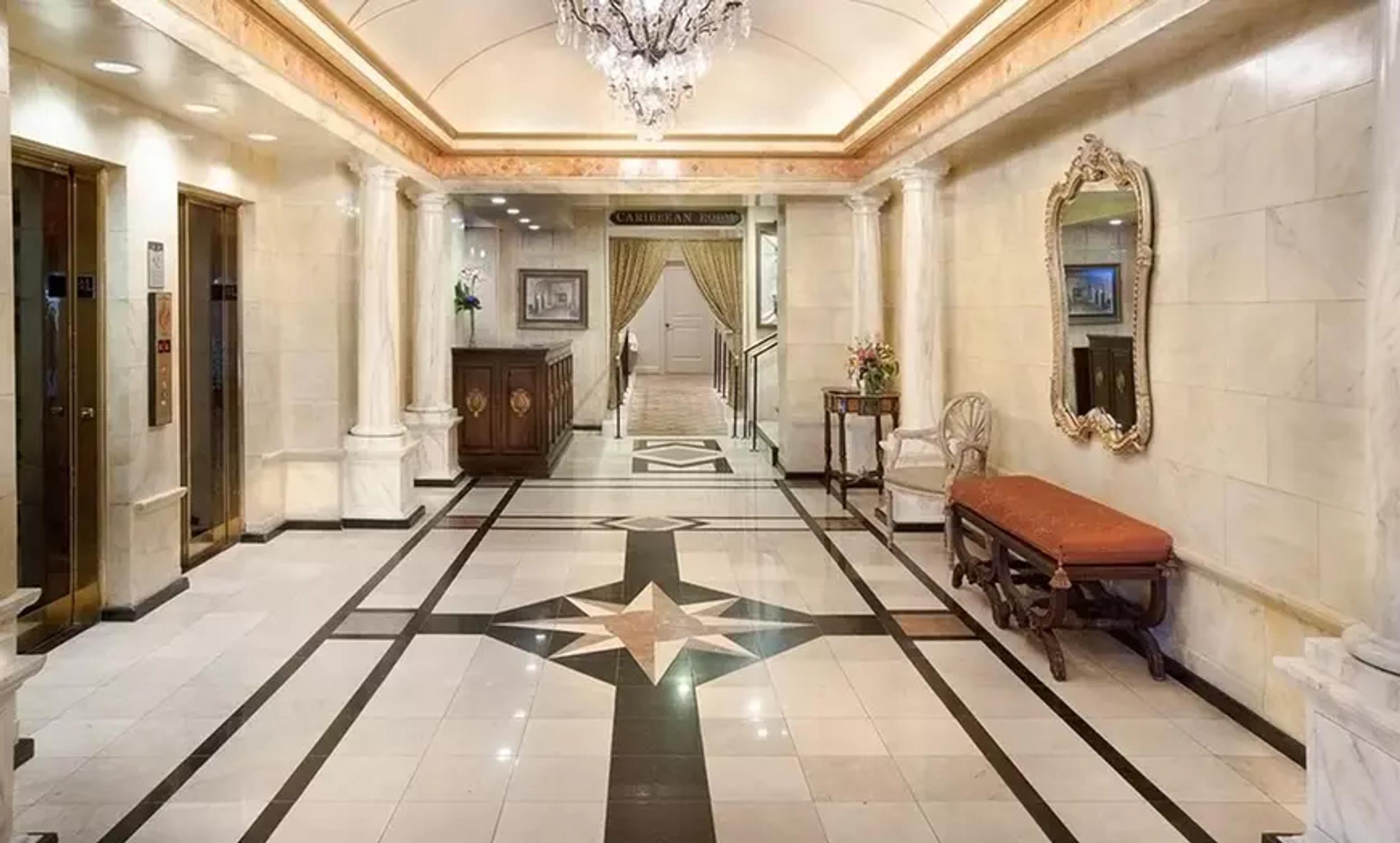 Pontchartrain Hotel lobby pre-renovation 
