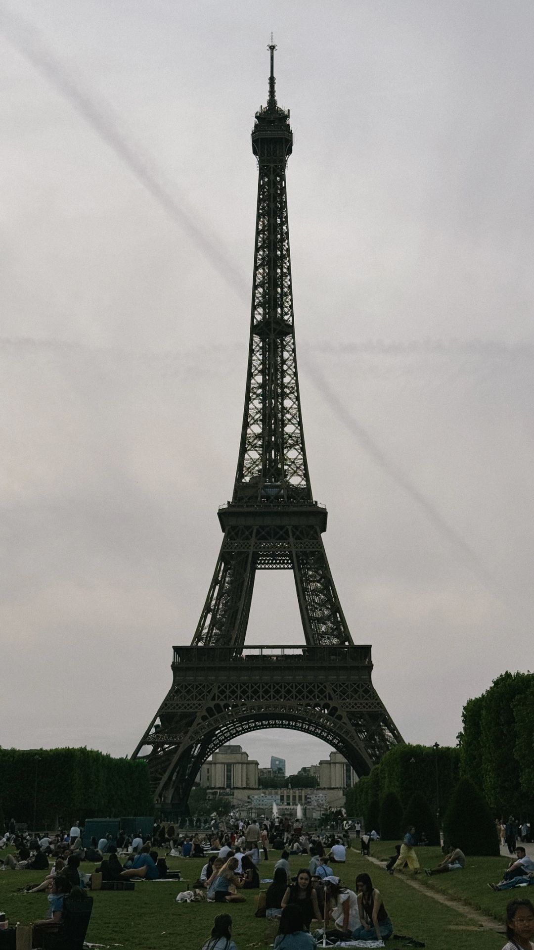 the Eiffel Tour