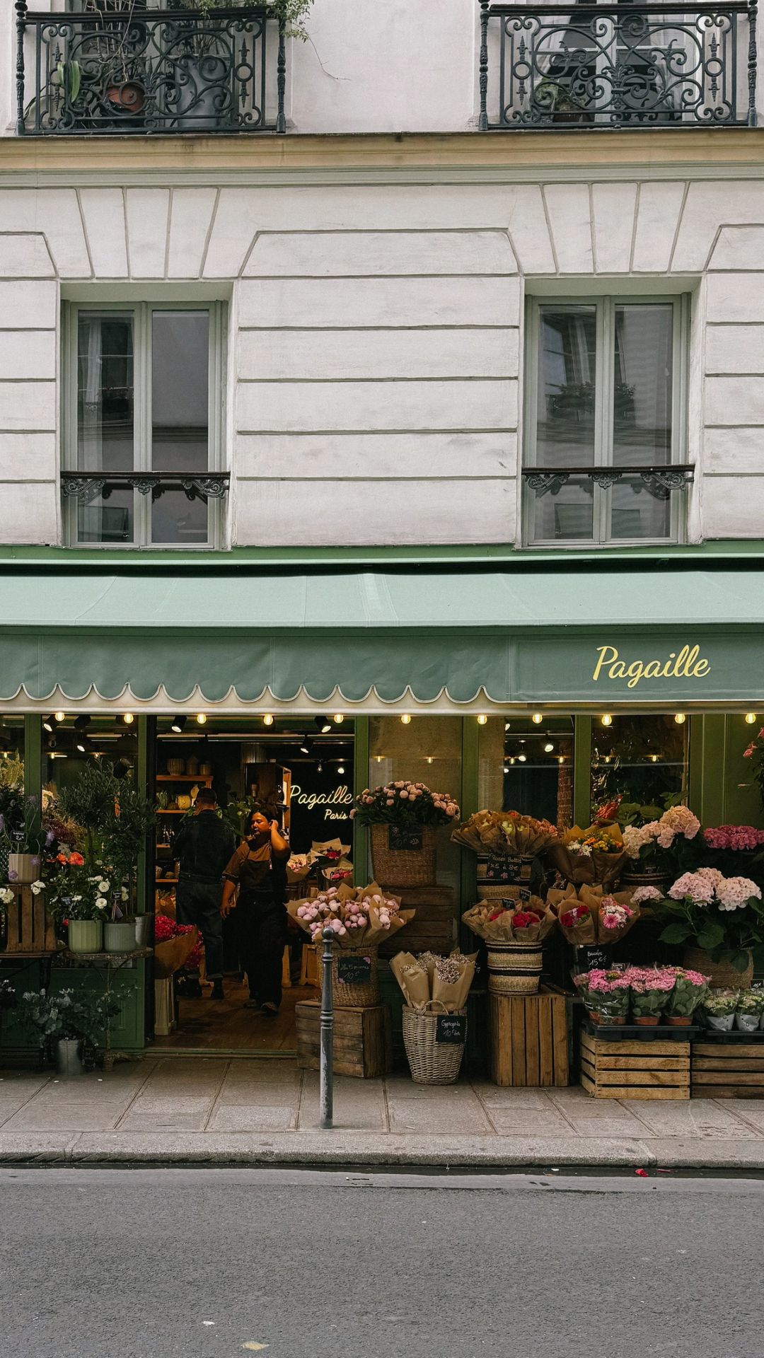 flower shop in Paris