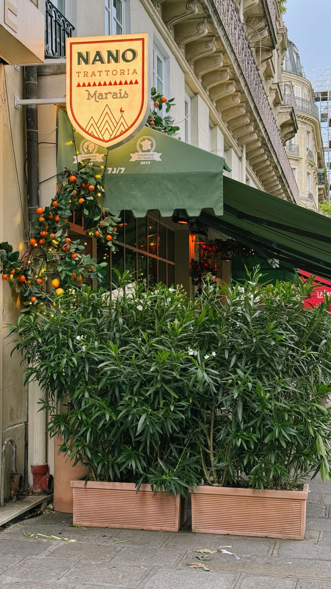 pizza spot in Paris