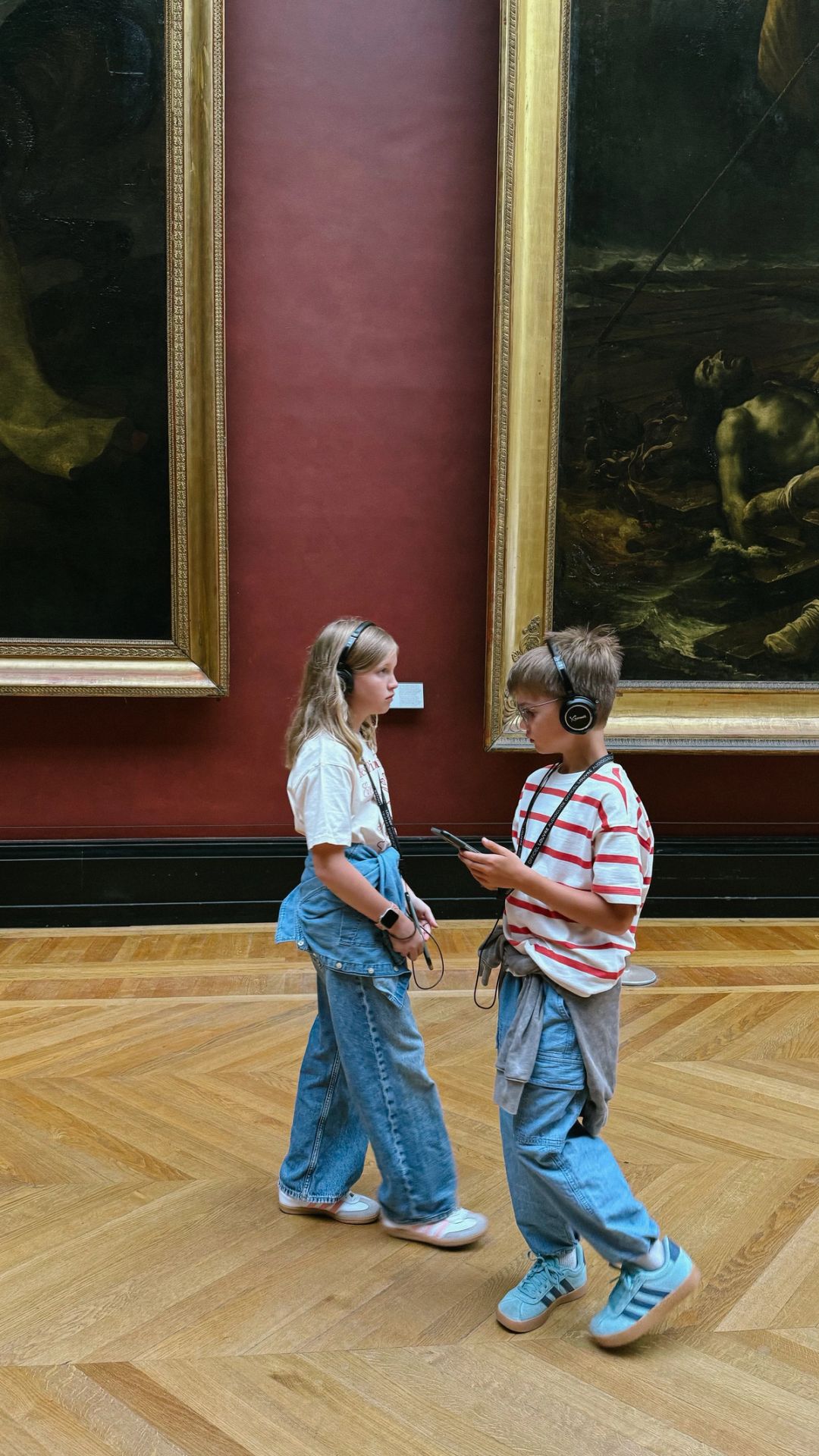 The Lourve with kids