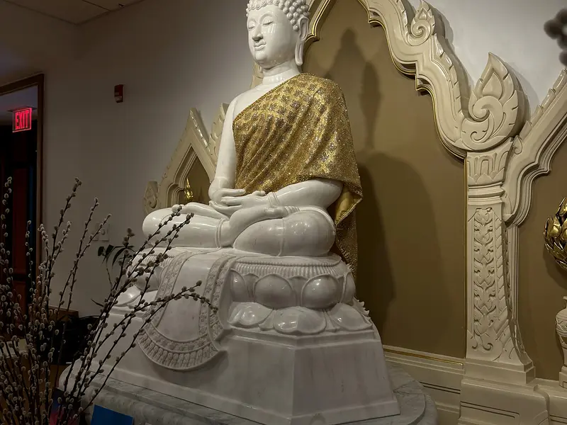 พระพุทธรูปประจำศูนย์ปฏิบัติธรรม gallery image 4