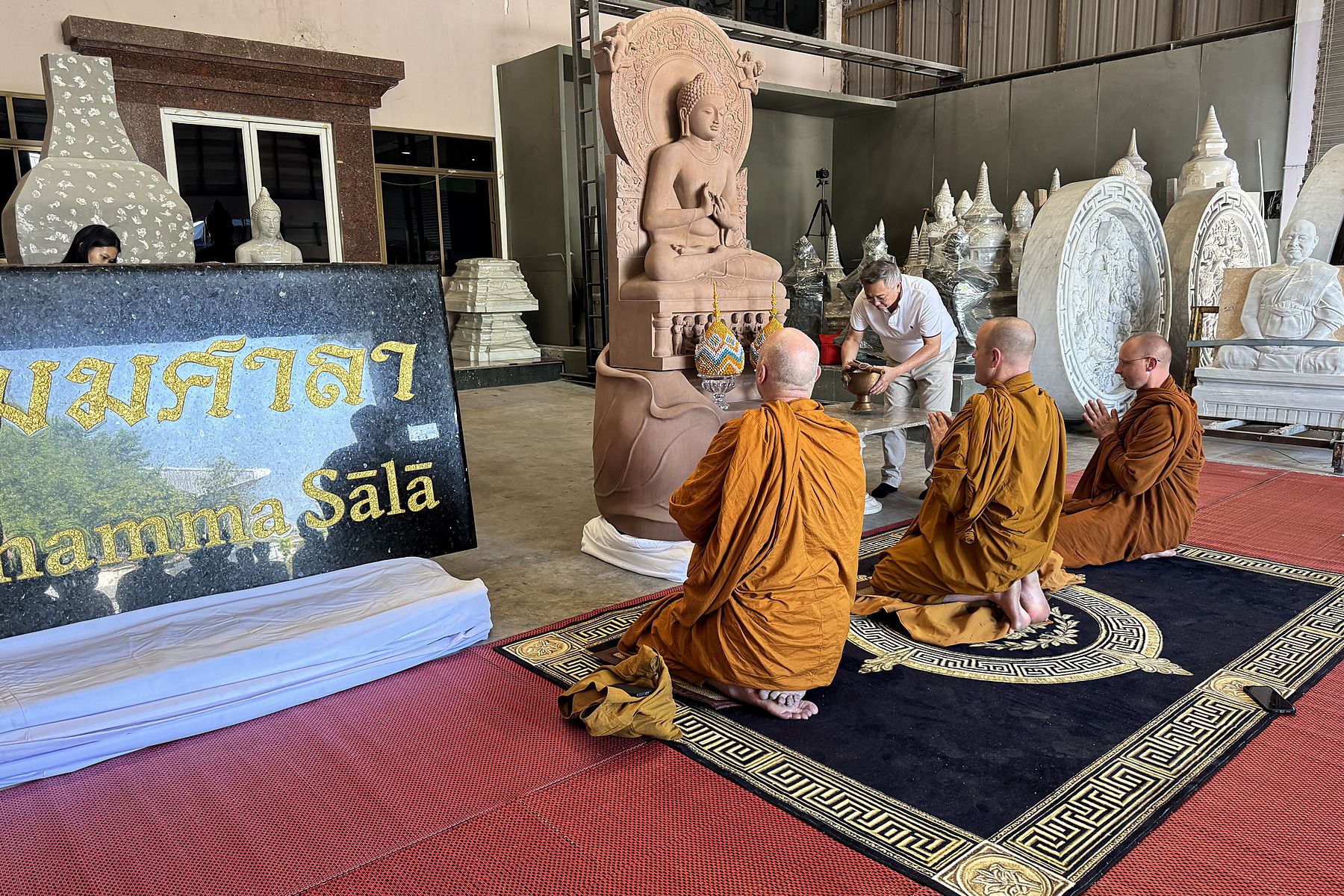 Pacific Hermitage Preaching Buddha