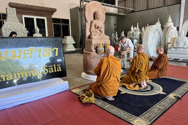 Pacific Hermitage Preaching Buddha
