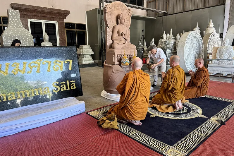 पैसिफिक हर्मिटेज उपदेश बुद्ध प्रतिमा