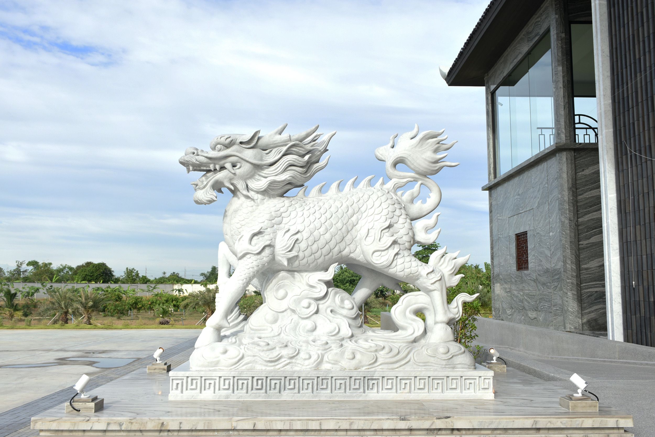 Qulin gallery image 1