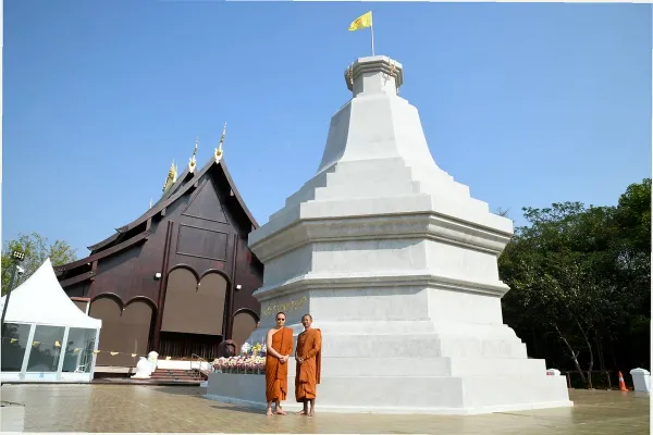 Chedi Phra Thad Phut Tha Phucha