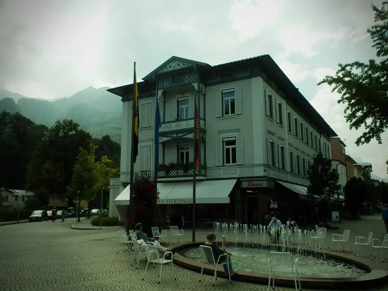 Ludwigstrasse in Bad Reichenhall — klassische Kaffeehaus-Atmosphaere
