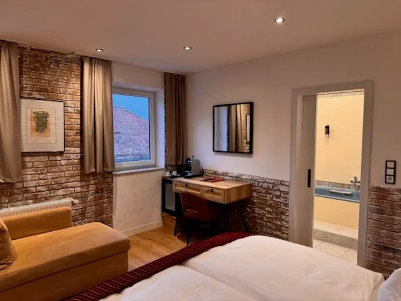 Comfort Double Room 15 at Hotel Almrausch Bad Reichenhall – view 11