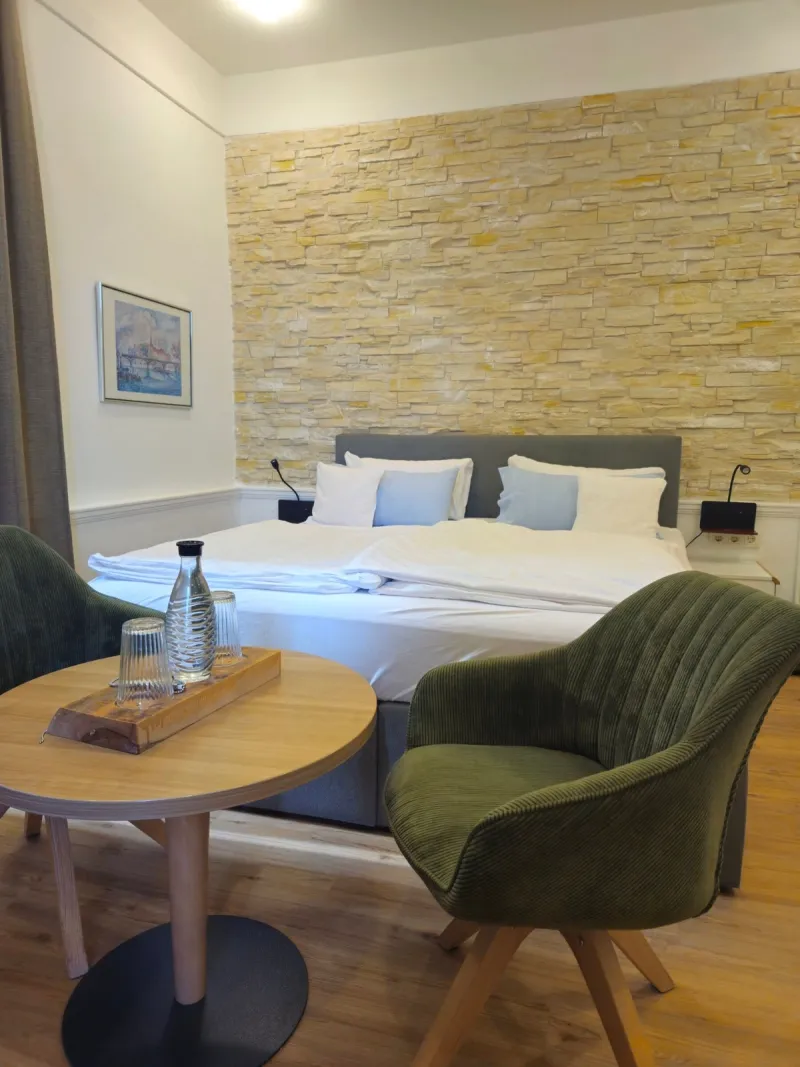 Standard Double Room 2 at Hotel Almrausch Bad Reichenhall – view 1