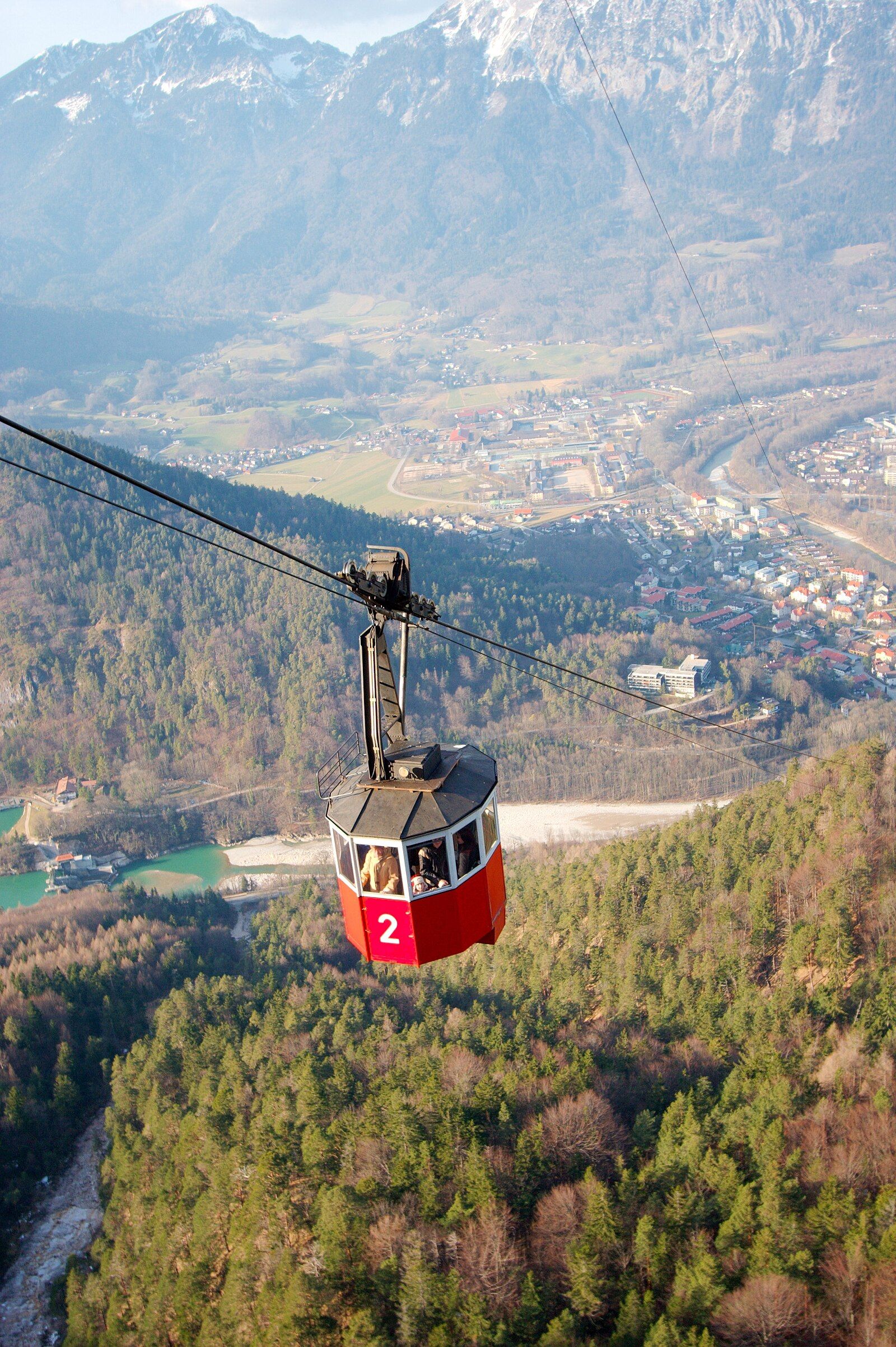 Kabine der Predigtstuhlbahn waehrend der Bergfahrt