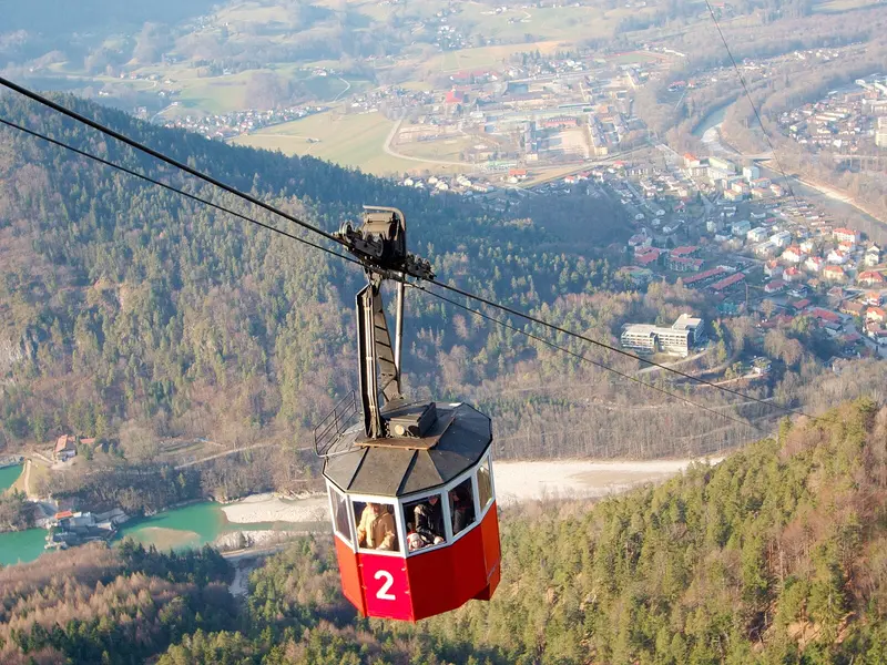 Kabine der Predigtstuhlbahn waehrend der Bergfahrt