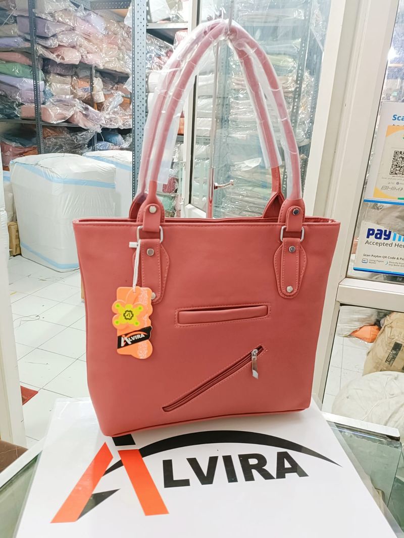 HANDBAG-011
