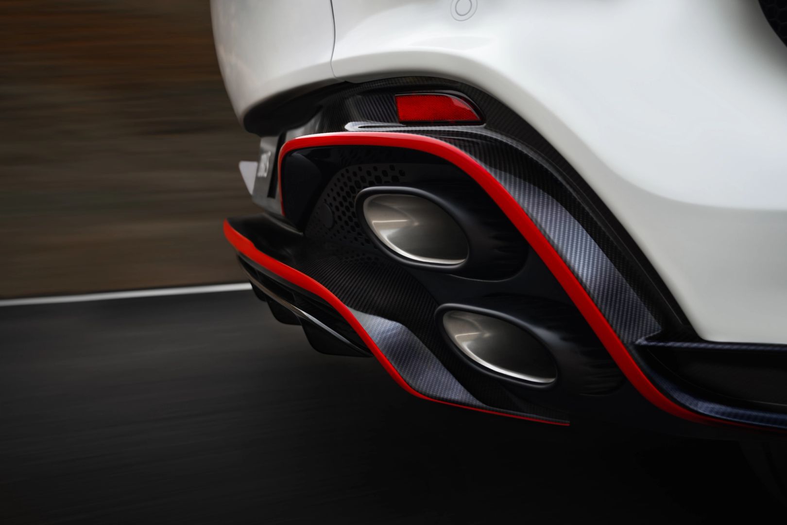 Aston Martin DBXS 7
