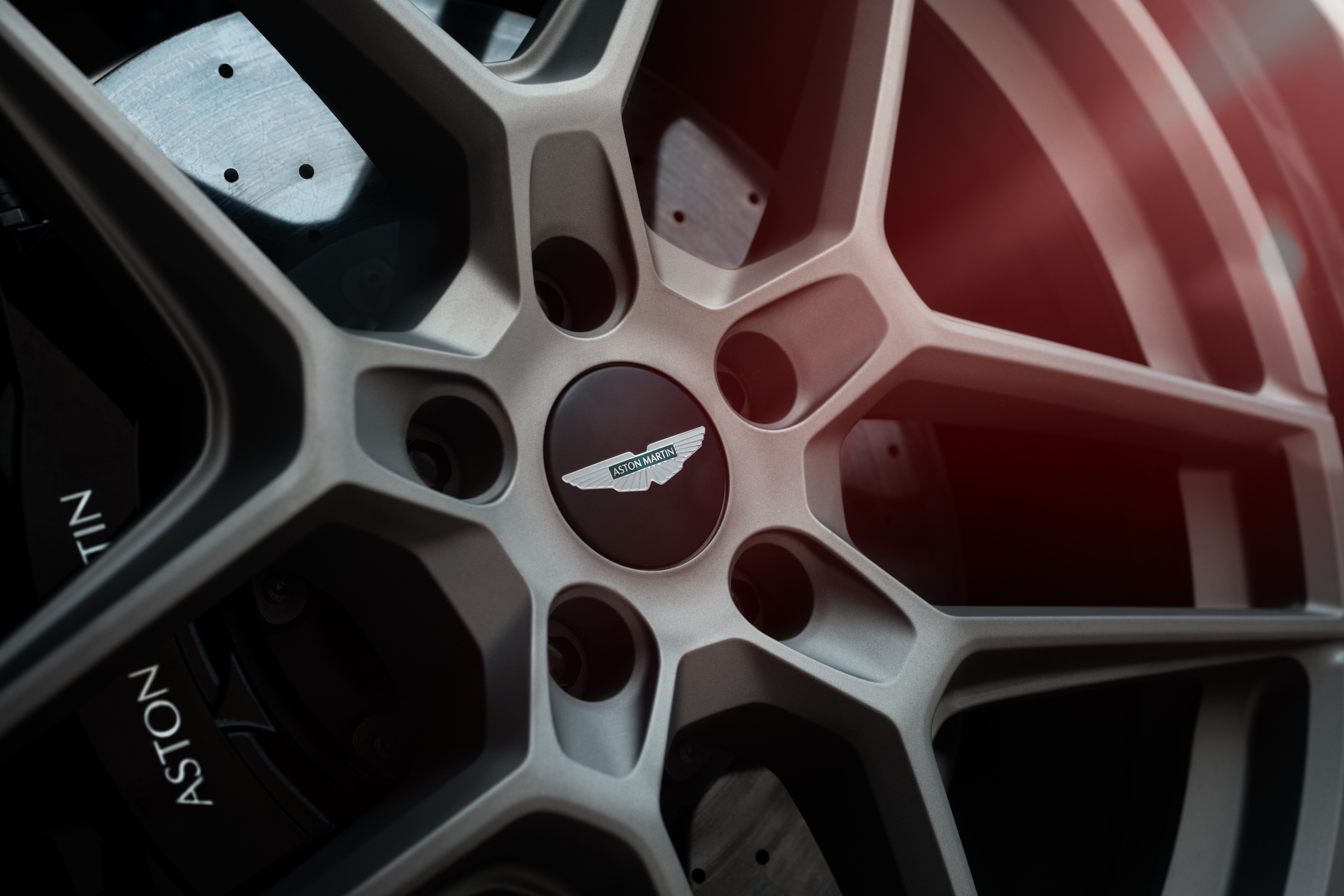 Aston Martin DBXS (2)