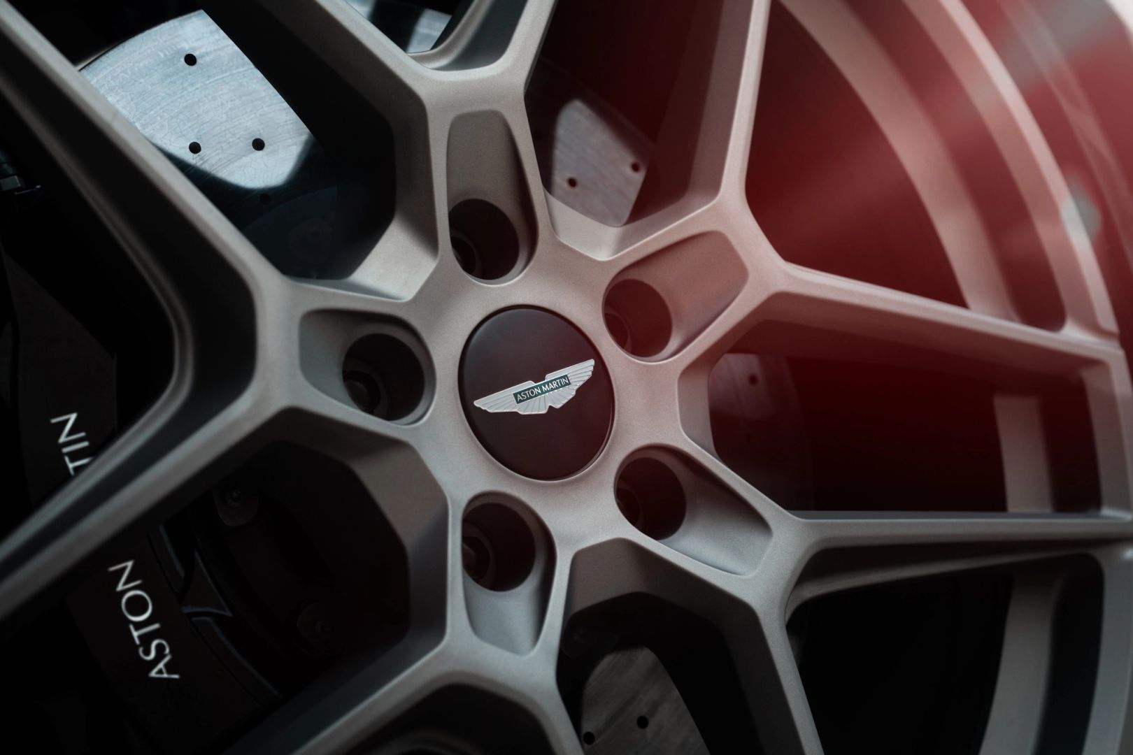 Aston Martin DBXS 4