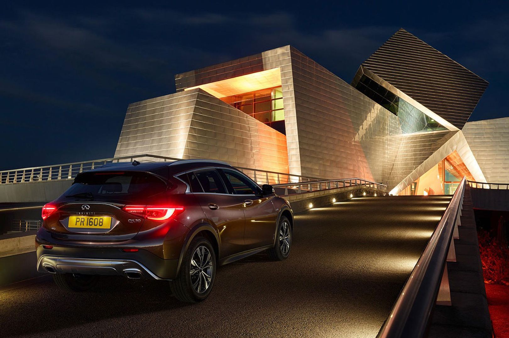 Infiniti QX30 1