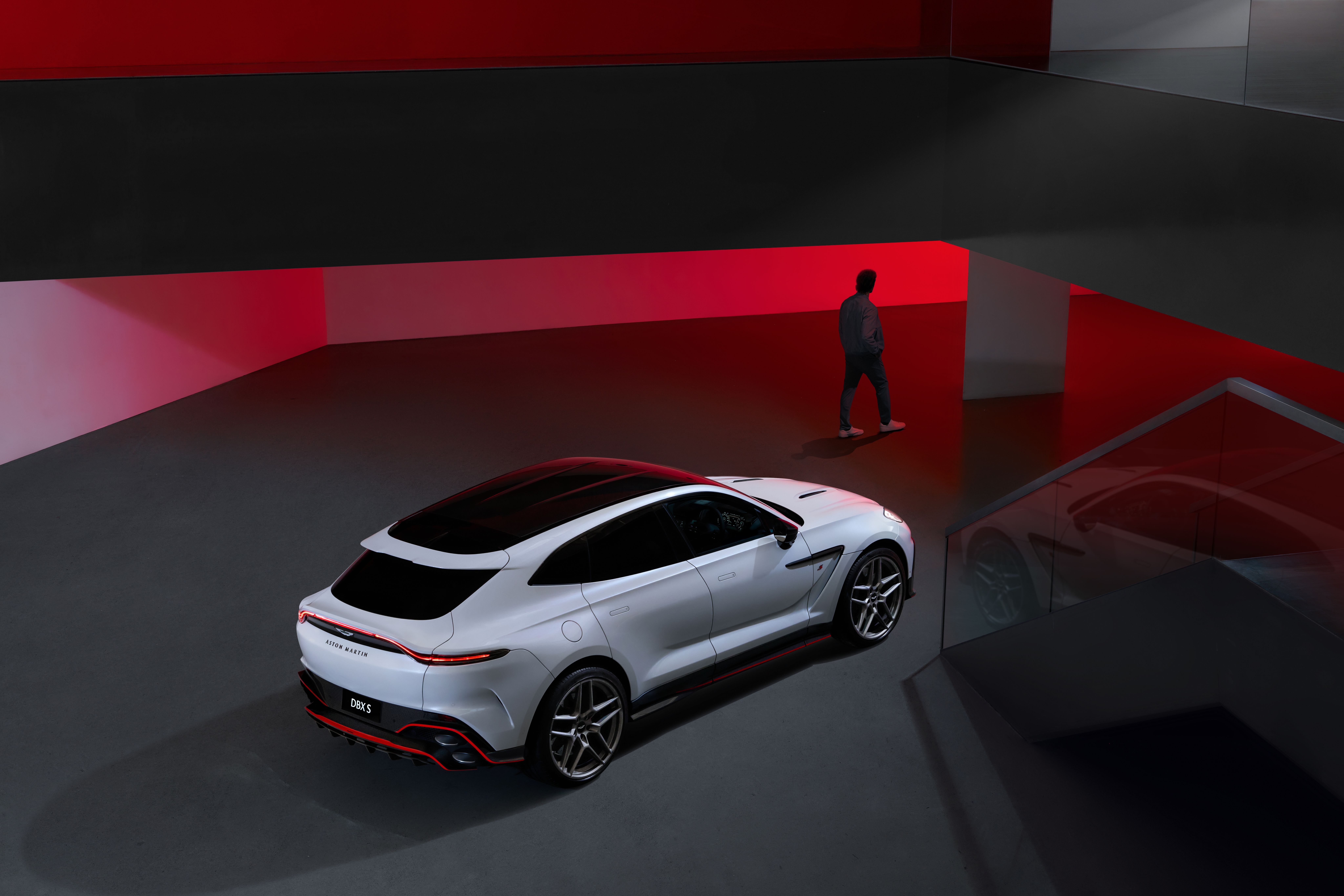 Aston Martin DBXS (3)