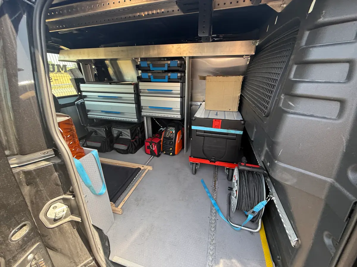Technicien Multitech Solutions en intervention de maintenance terrain