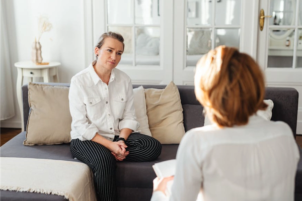 Trauma-Informed vs. Trauma-Focused: What’s the Difference?