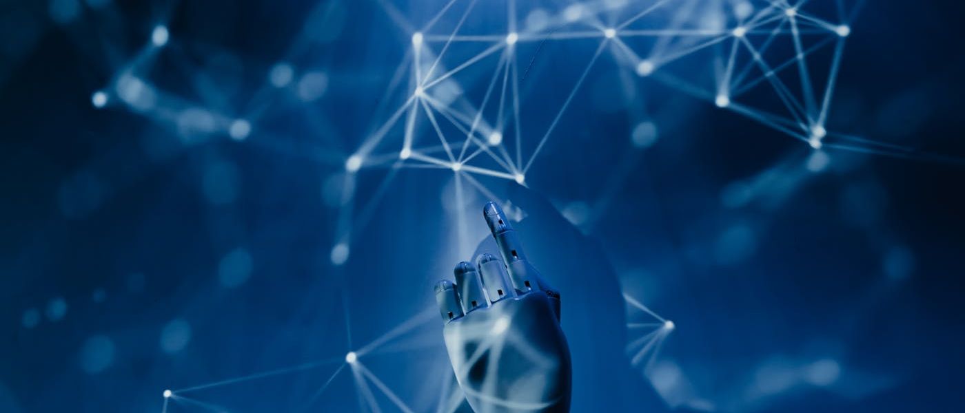 Kuenstliche-Intelligenz-Suchinterface auf einem Computerbildschirm