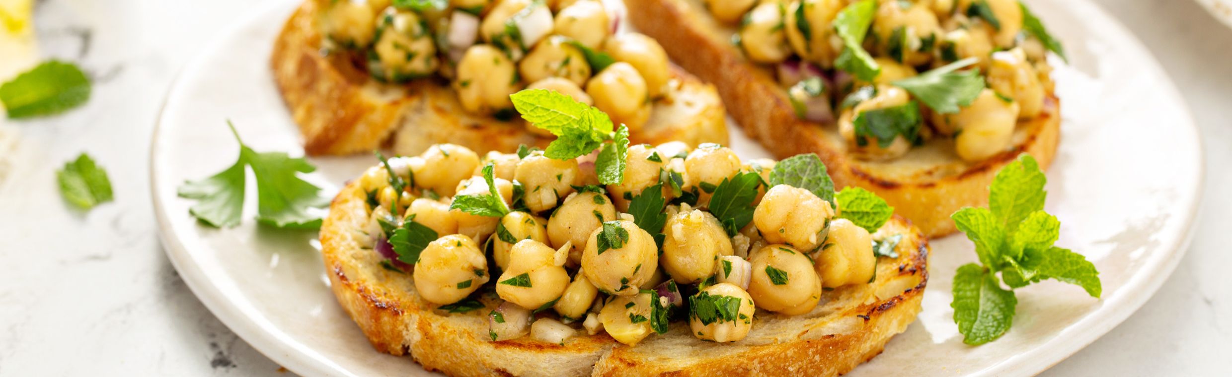 Veganer Toast mit Kichererbsen