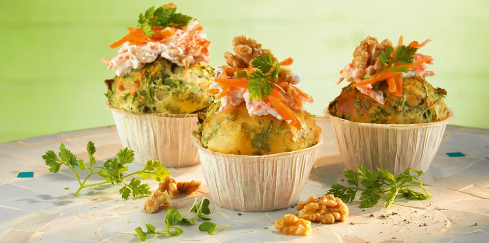 Wildkräuter-Muffins mit Karotten-Walnuss-Dip