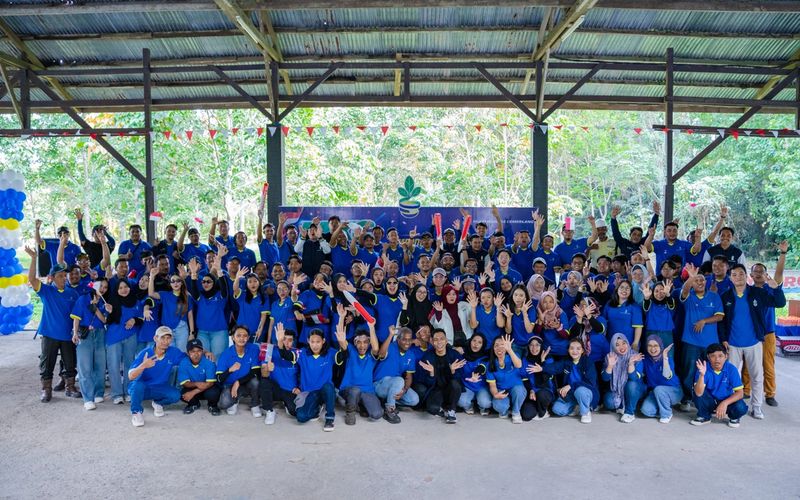 Dokumentasi kegiatan corporate gathering dan outbound training Jawsika dengan peserta berkumpul di area acara serta penataan soundsystem untuk mendukung jalannya event perusahaan