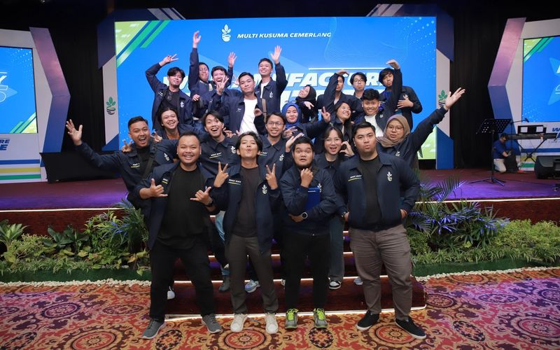 Dokumentasi kegiatan company gathering karyawan bersama Jawsika di Kaltim