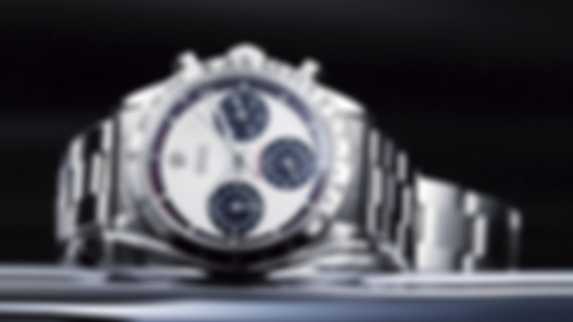 COSMOGRAPH DAYTONA, THE ROLEX OF RACING DRIVERS AND YOURS THIS CHRISTMAS