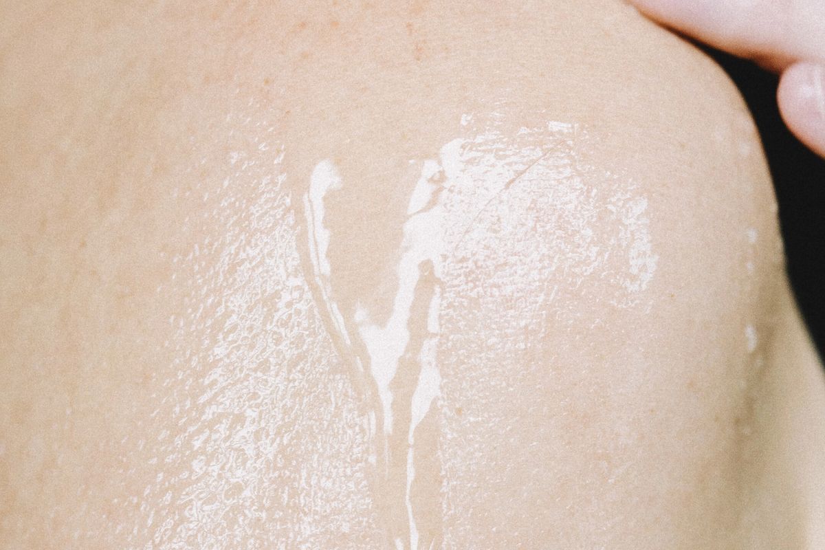 The body ritual: from salt scrub to shower oil