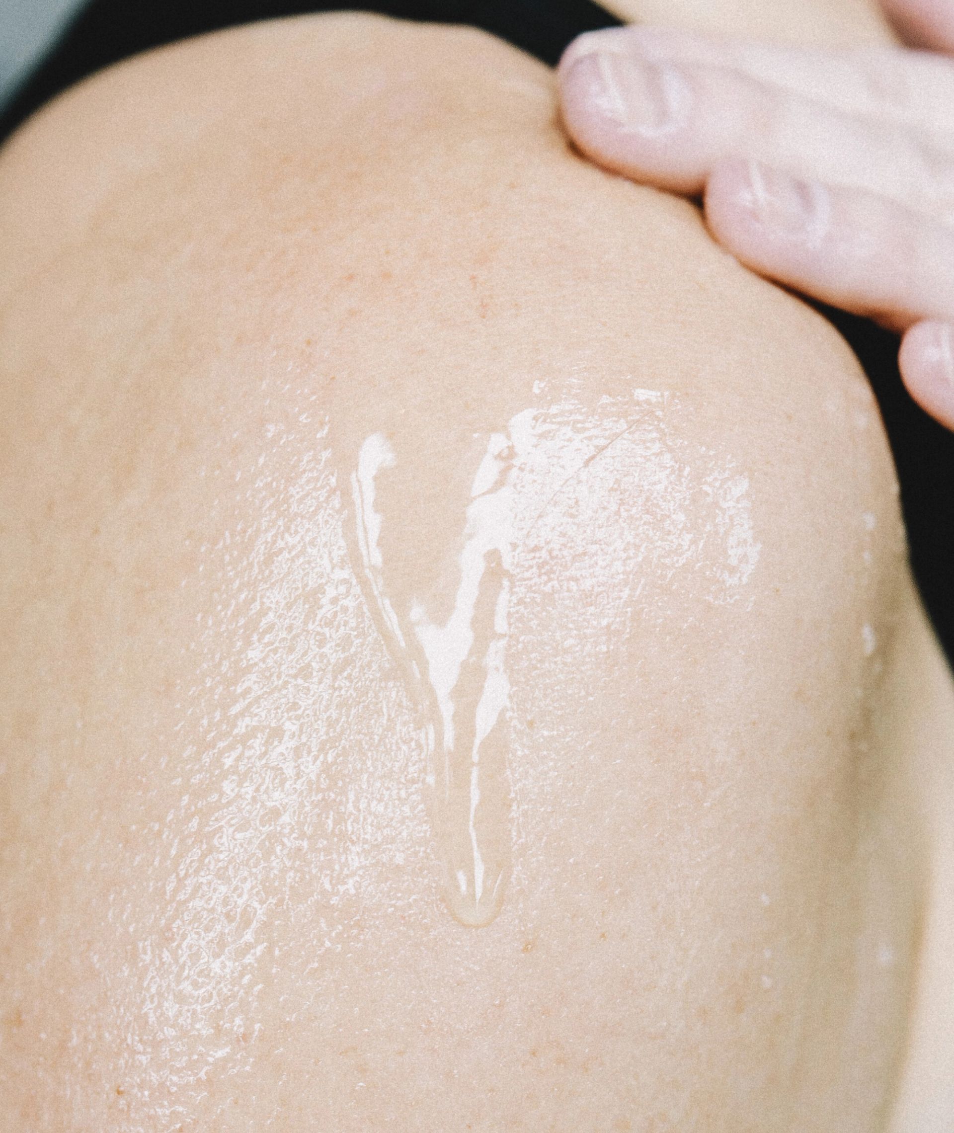 The body ritual: from salt scrub to shower oil