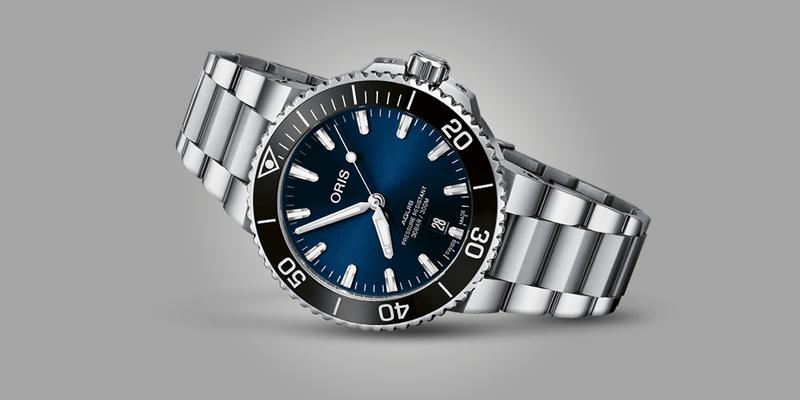 Oris Aquis Automatic Diver's watch on bracelet