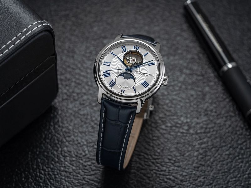 Maestro Open Aperture Moonphase Silver Dial | Teddy Baldassarre