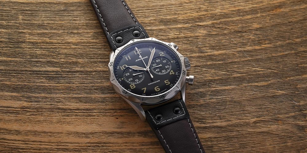 Aviator chronograph outlet watch