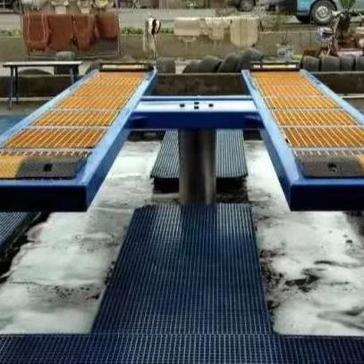 BAOHUA 5 ton single-post car wash lift installed in a wash bay