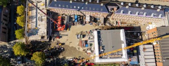 Bildet viser byggeplass ovenfra ved Trondheim katedralskole