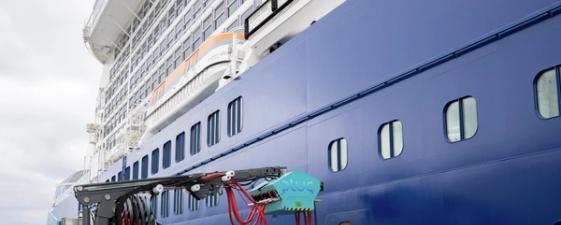 Landstrømsystem ombord et cruiseskip til havn