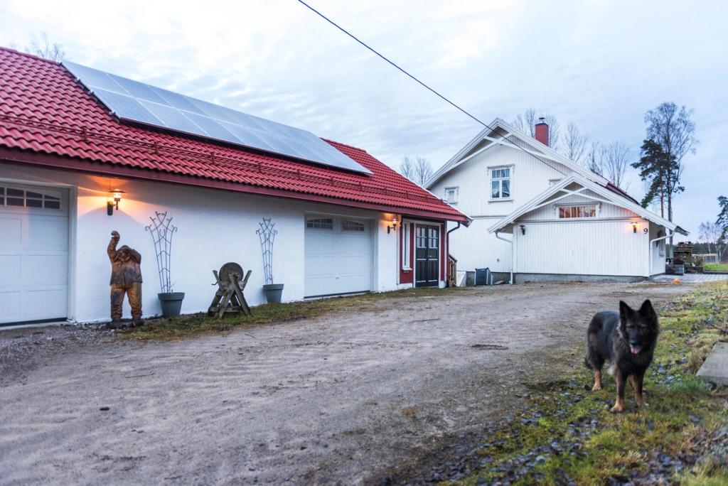 El-produksjon (solcelleanlegg) i Gressvik - Inger S. Hansen