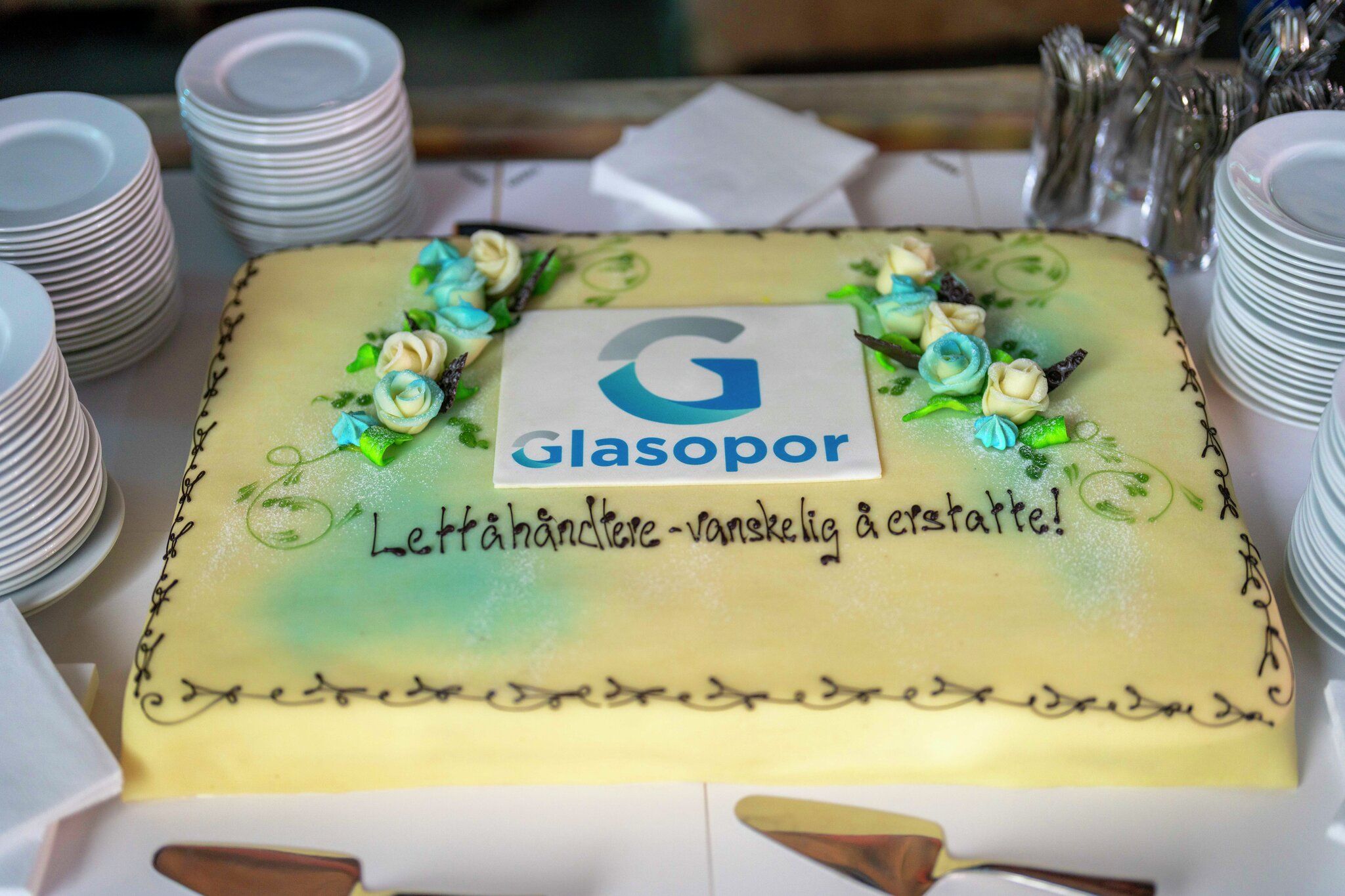 En svær marsipankake.